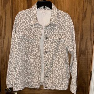 Mud Pie - Shaw White Leopard Print Denim Jacket medium‎